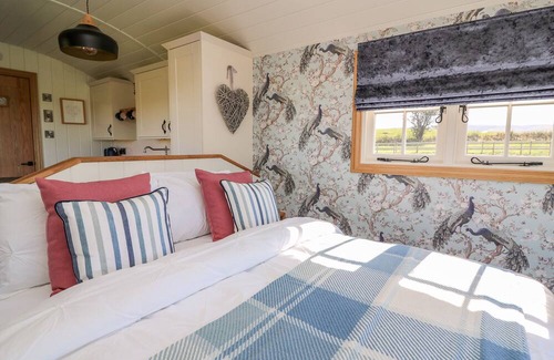 Pontrhydfendigaid Cottage | CWT Y GORS, pet friendly, with hot tub in Pontrhydfendigaid