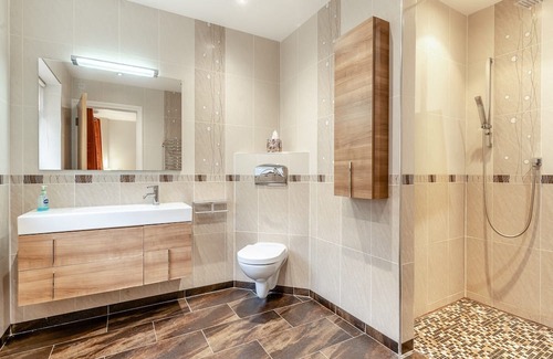 Neath Cottage | 3 bedroom accommodation in Neath