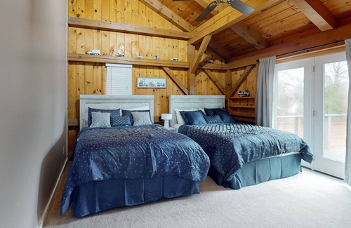 Apex House | Spacious house w/ decks, hot tubs, firepits, water views & luxurious furnishings