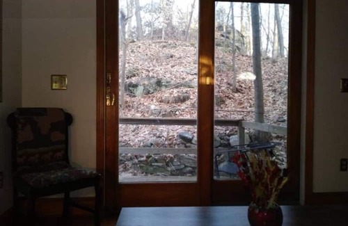 Newtown Cottage | Charming Private and Serene cottage close to I-84 and shopping