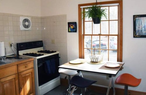 Newtown Cottage | Charming Private and Serene cottage close to I-84 and shopping
