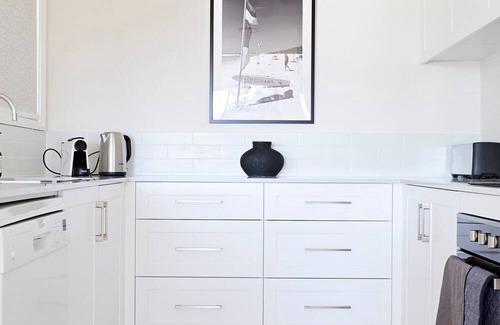 Killcare Heights Apartment | Bayview Oasis- With pool
