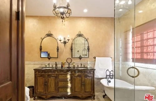 Mid City Villa | Country Club - Elegant Spanish Villa With Top-Tier FInishes
