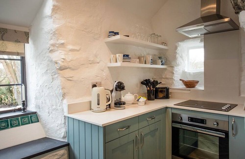 Pentrefelin Cottage | New! Charming, One Bedroom 17th Century Cottage with large gardens near Beaches