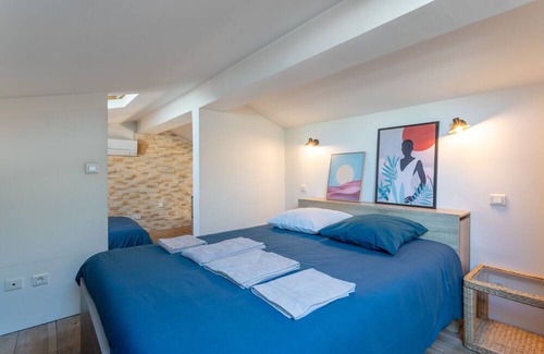 Le Boulou Apartment | Apartment 'Le 38 Duplex Familial' with Wi-Fi and Air Conditioning