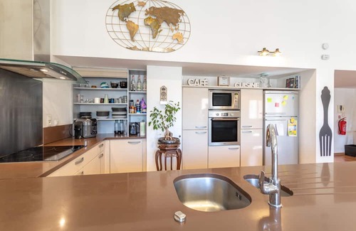 Le Boulou Apartment | Apartment 'Le 38 Duplex Familial' with Wi-Fi and Air Conditioning