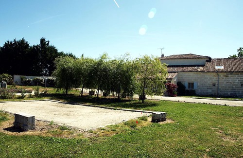 Brives-sur-Charente Bed & Breakfast | Les Roses Chambre Avec vue sur Jardin