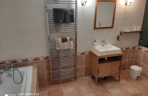 Brives-sur-Charente Bed & Breakfast | Les Roses Chambre Avec vue sur Jardin