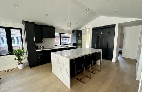 Hamilton House | Entire home in Dundas
