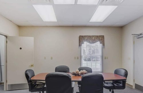 Wapakoneta House | Spacious 3000 sq ft office building in Wapakoneta