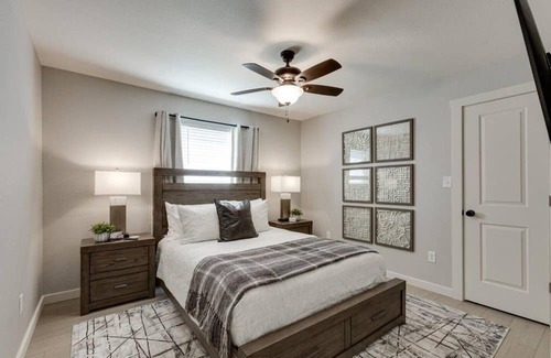 Pilot Point House | Liberty House in Pilot Point -- A cozy vibe & 10 minutes from Ray Roberts Lake.