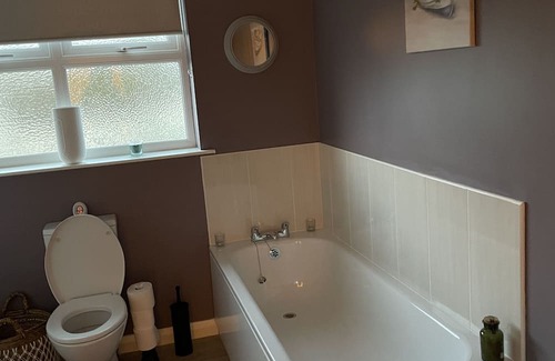 Ballycastle House | Fabulous holiday cottage on the North Coast 3 minute drive to beach!