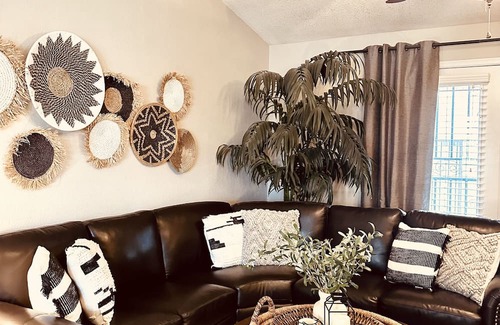 Villa Chaparral House | The Cozy Home - With Pool!