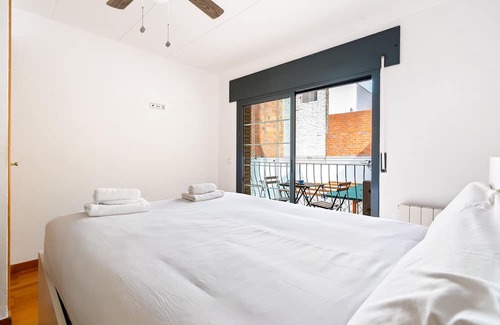 El Port Apartment | This apartment is a 2 bedroom(s), 2 bathrooms, located in L'Hospitalet de Llobregat, .