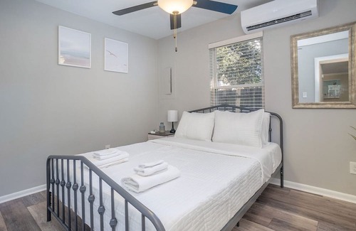 Bayview Apartment | Hillside Cove - Anchor Suite