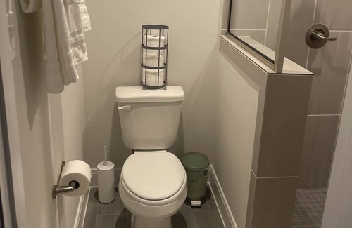 South Main House | Guesthouse/Private Room: Med Center & NRG Houston