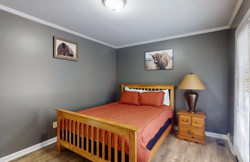 Columbia House | Home in Columbia, 5 miles from downtown