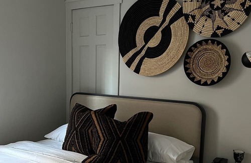 North Center Apartment | Avondale Oasis Beautiful + Bright Condo Logan Square/Avondale