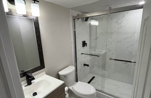 Oakville Apartment | 4C - Comfy, Cozy, Clean and Capacious