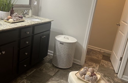 Blythewood House | A Spacious Cozy & Chic Home Away From Home
