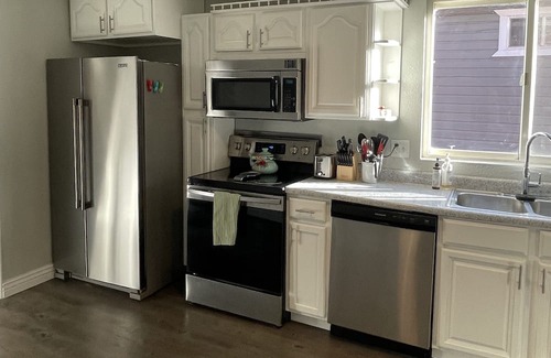 Ogden House | Stylish and centrally located two bedroom house in Ogden with AC, WiFi,