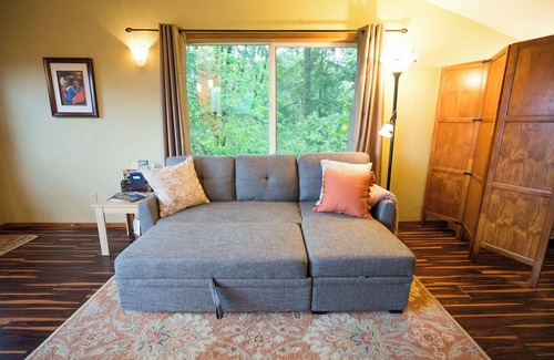 Hillsboro Apartment | Wine country retreat with amazing views