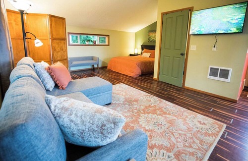 Hillsboro Apartment | Wine country retreat with amazing views