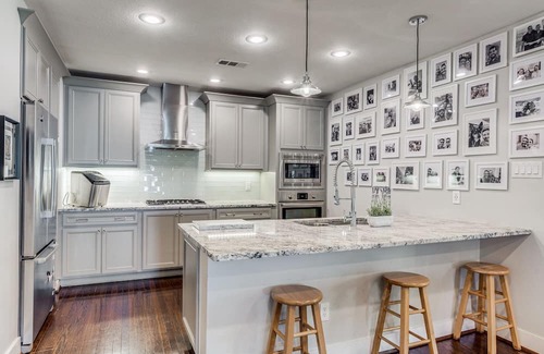 Highland Park House | Beautuful home in Dallas with detached studio/office in the center of Dallas