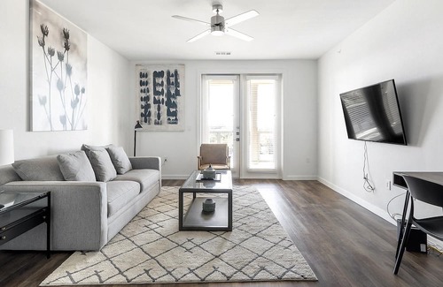 Austin Apartment | Modern Apartment in Prime Location (ID1403X650)