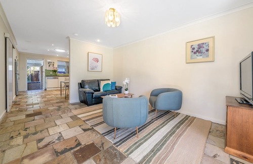 Booragoon Villa | Layman Park Villa *Garden City*2BR