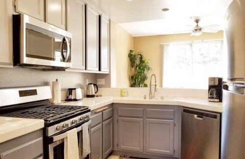 Tustin House | 15 MIN TO DISNEY 3 bedroom luxury home near Irvine