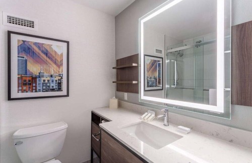 Emeryville House | Take in views of San Francisco Bay !!