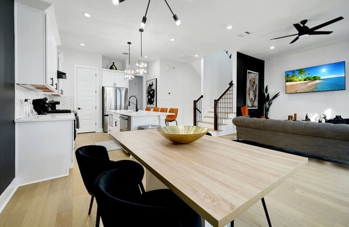 Spring Branch Central House | Enjoy easy access to everything from this spacious 3-story townhome.