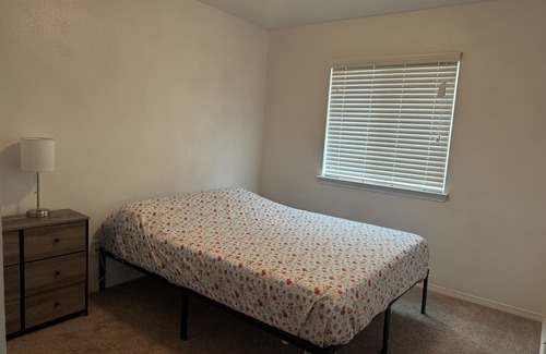 Socorro House | Cozy 3-bedroom house with AC and WiFi in welcoming El Paso