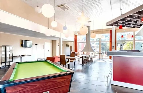 Chaveignes House | Homerez - Beautiful house for 6 ppl. with shared pool and terrace at Chaveignes