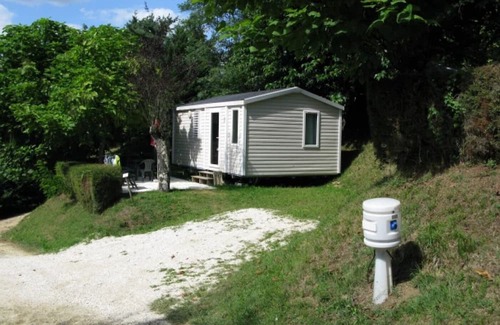 Villefranche-du-Perigord House | Mobilhome 3 étoiles - Piscine - eeeeba