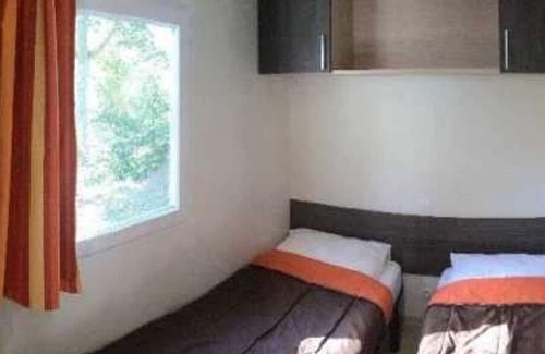 Canet-de-Salars House | Camping 4 étoiles - Parc aquatique - eeeahe