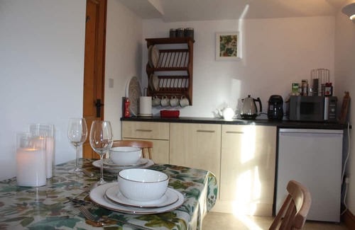 Lostwithiel Cabin | Wooden lodge set in countryside, close to River Fowey