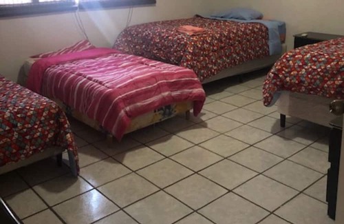 Bouvet Island House | Casa frente a la playa a pocos metros del pueblo de Monterrico con privacidad.