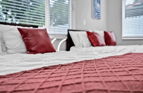 Boulevard Heights House | Southern Charm: Spacious 4BR Retreat with Pool