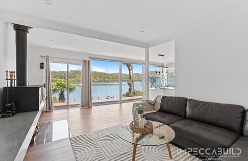 Central Coast Council House | Luxury Home On The Hawkesbury River! Private Jetty & River Acess