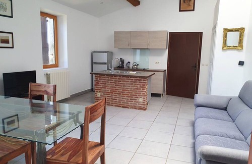 Bompas House | 2-bedroom apartment in farmhouse with swimming pool