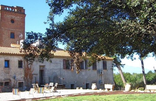 Bompas House | 2-bedroom apartment in farmhouse with swimming pool