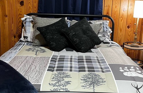 Reliance Cabin | The Mountain Man at Lost Creek Cabins!