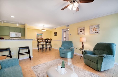 Oak Condo | Colony Club Unit S2 S