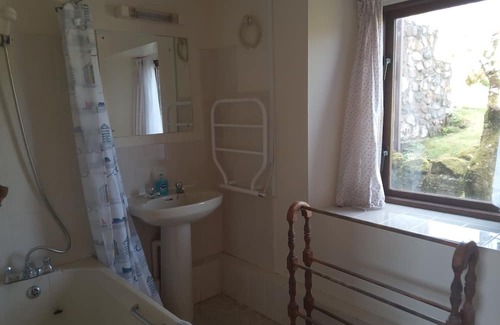 Goodwick Cottage | Remote Cottage. Panoramic Views & Skies. Fresh Air. Wonderful for families.