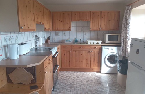 Goodwick Cottage | Remote Cottage. Panoramic Views & Skies. Fresh Air. Wonderful for families.