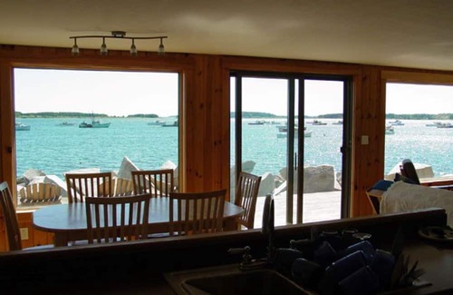 Spruce Head Cottage | Cozy cottage right on the water