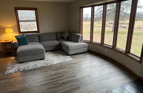 Walker House | Cozy spacious house with spectacular views of the Grand River