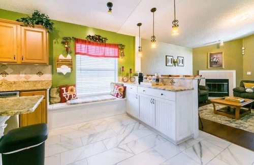 Northside House | New 4 BD Home Hot Tub Mins to JAX Intl. Airport